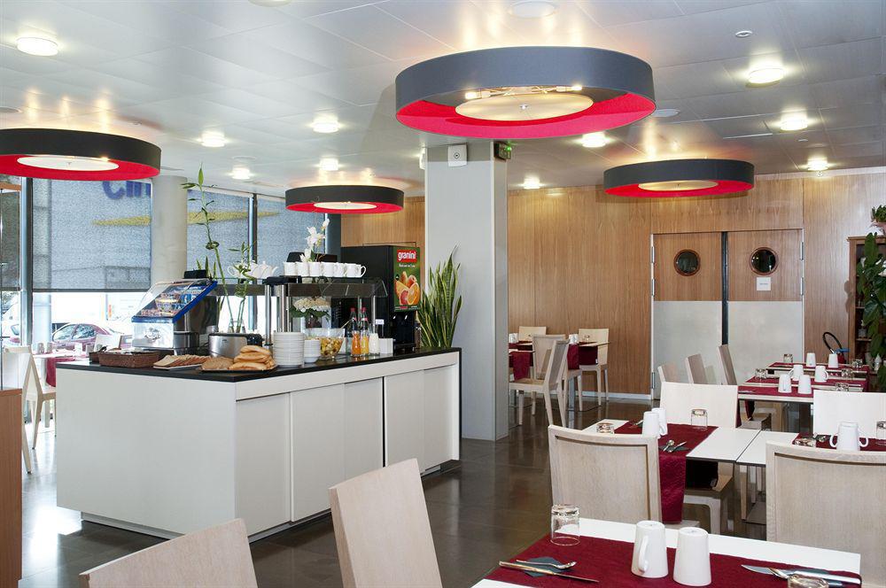 Holiday Inn Express Saint-Nazaire By Ihg Restaurant bilde